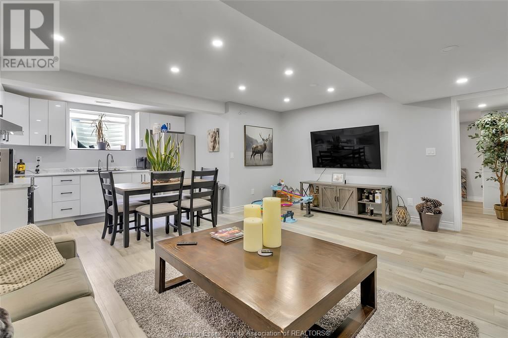 336 CHRISTINE AVENUE Image 26