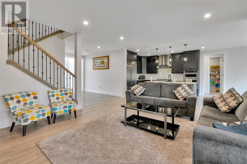 336 CHRISTINE AVENUE Image 7