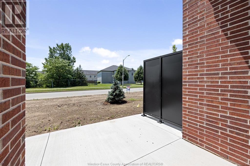 120 - 3180 MEADOWBROOK LANE Image 29