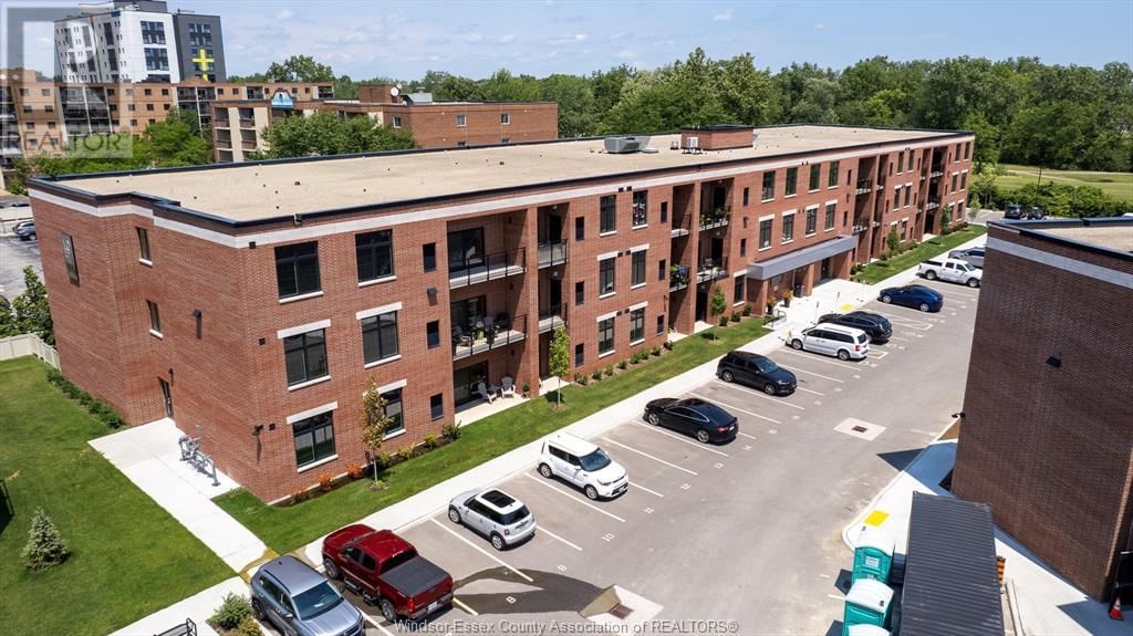 120 - 3180 MEADOWBROOK LANE Image 32