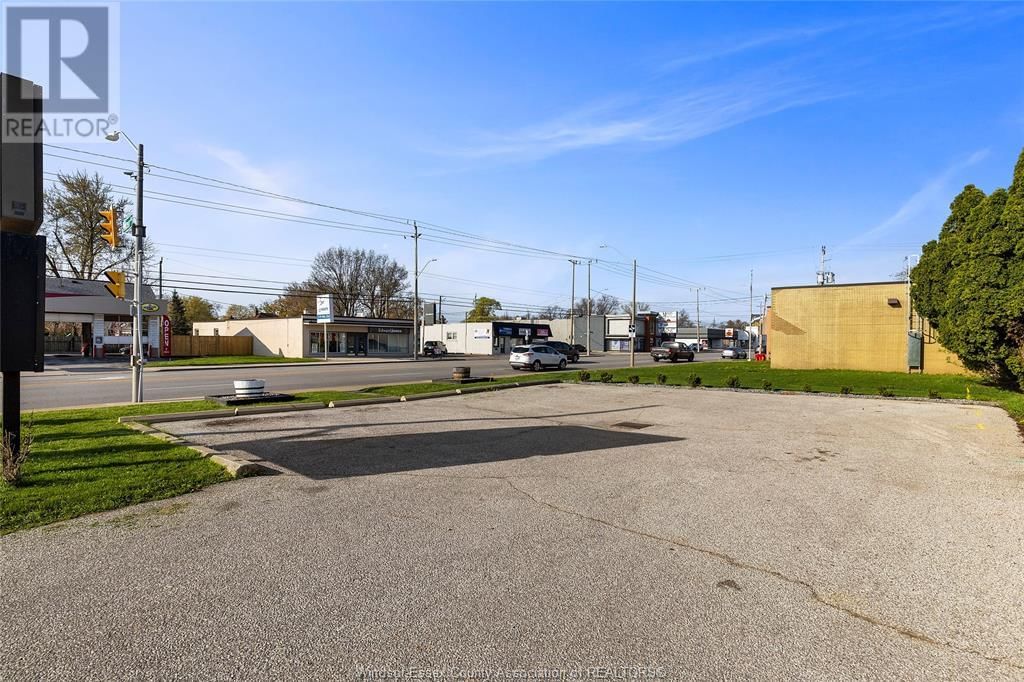 4974 TECUMSEH ROAD EAST Image 26