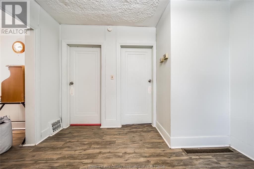 884 CURRY AVENUE Image 10