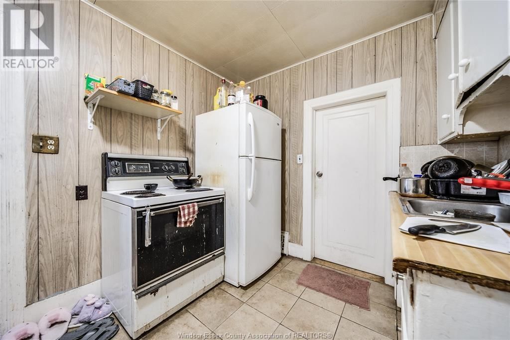 884 CURRY AVENUE Image 13