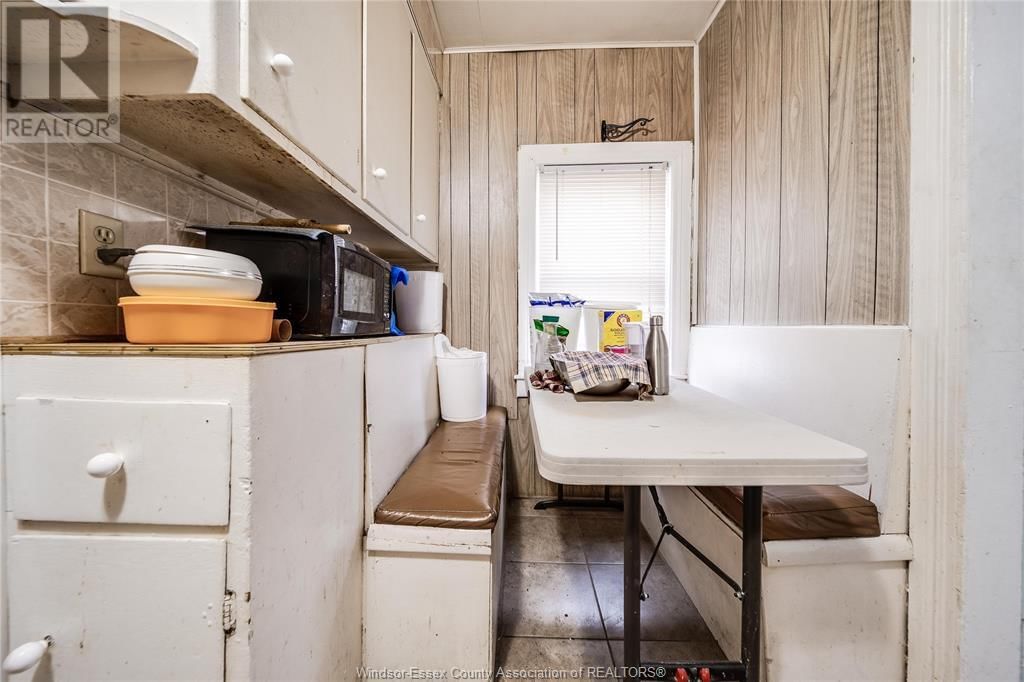 884 CURRY AVENUE Image 15