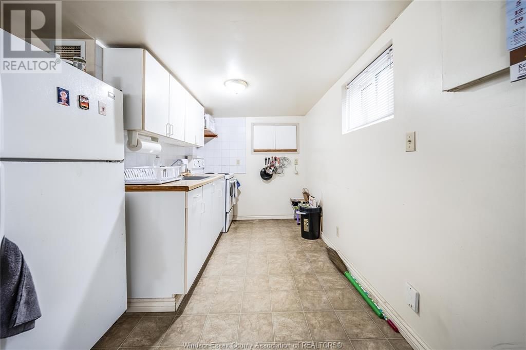 884 CURRY AVENUE Image 18