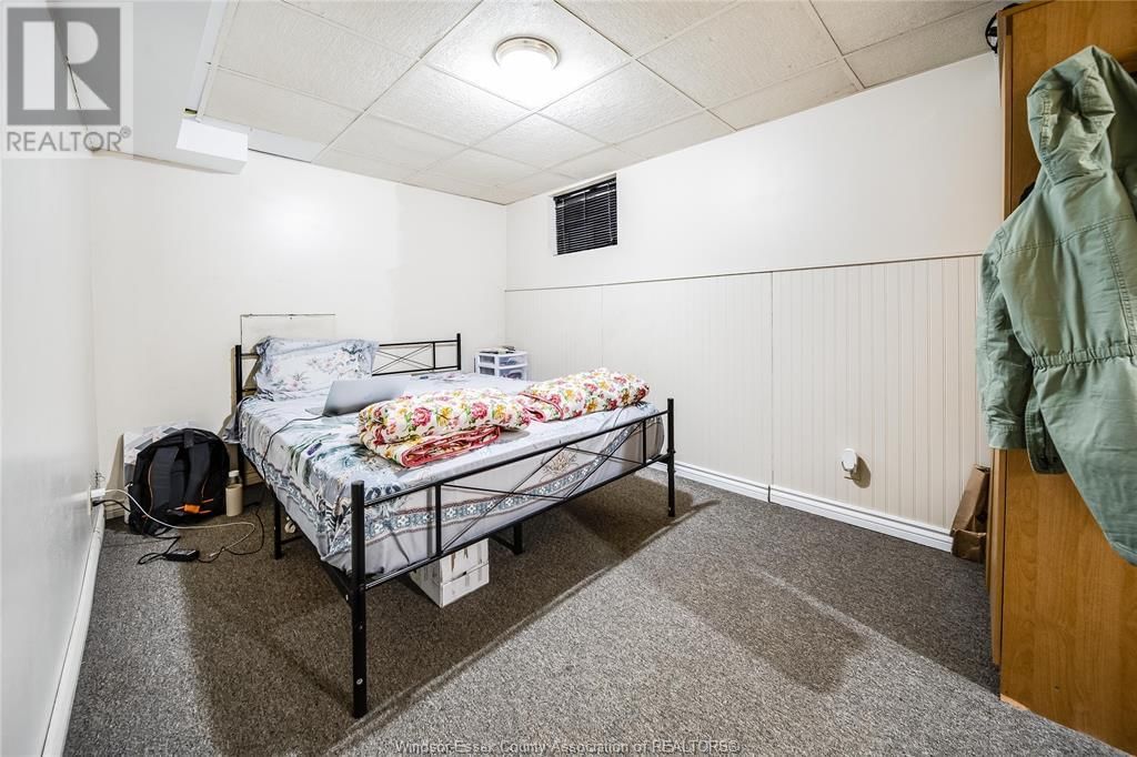 884 CURRY AVENUE Image 23