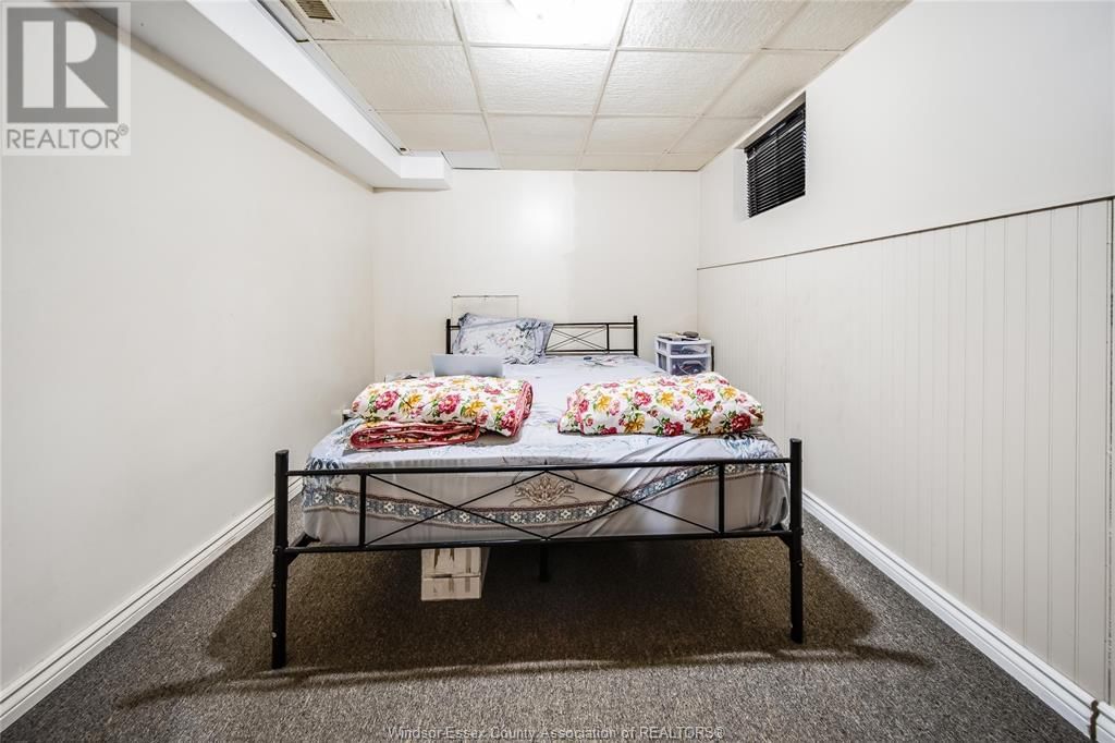 884 CURRY AVENUE Image 24