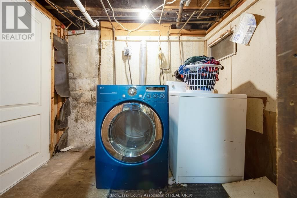 884 CURRY AVENUE Image 30