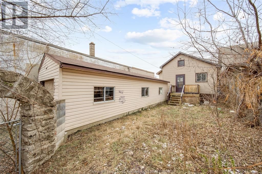 884 CURRY AVENUE Image 31