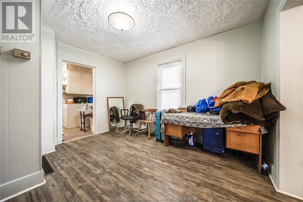 884 CURRY AVENUE Image 5