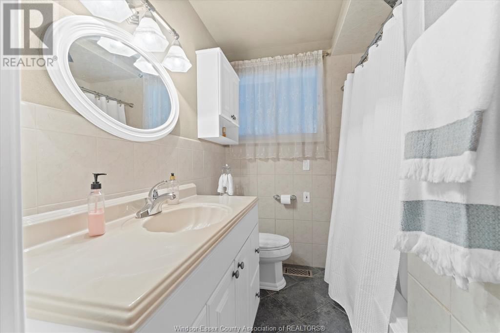 2827 MCMAHON AVENUE Image 18