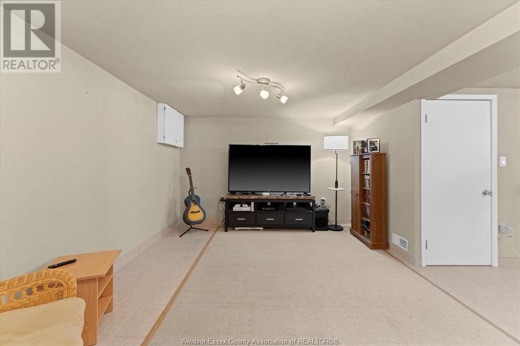 2827 MCMAHON AVENUE Image 21