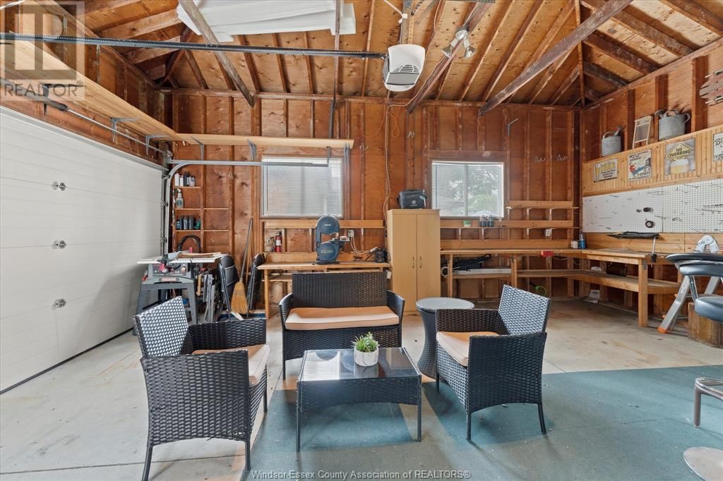 2827 MCMAHON AVENUE Image 30