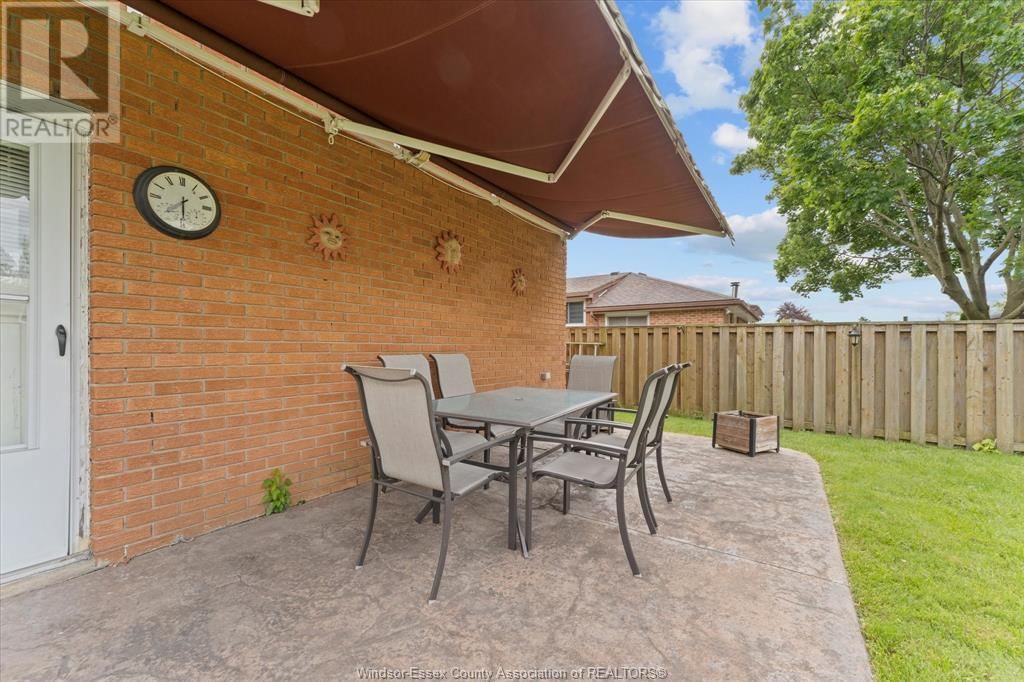 2827 MCMAHON AVENUE Image 32