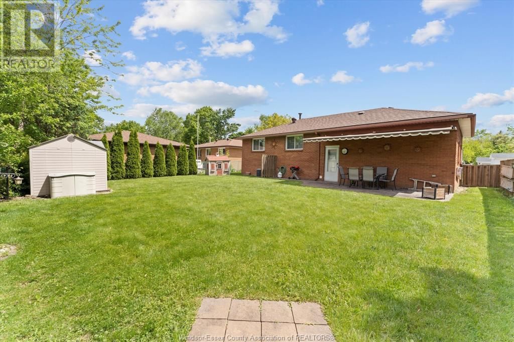 2827 MCMAHON AVENUE Image 36