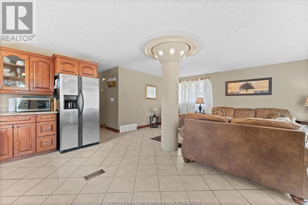 2827 MCMAHON AVENUE Image 4