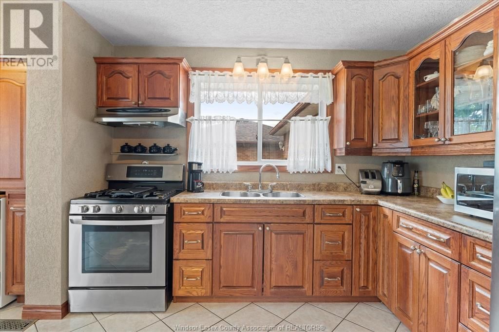 2827 MCMAHON AVENUE Image 7