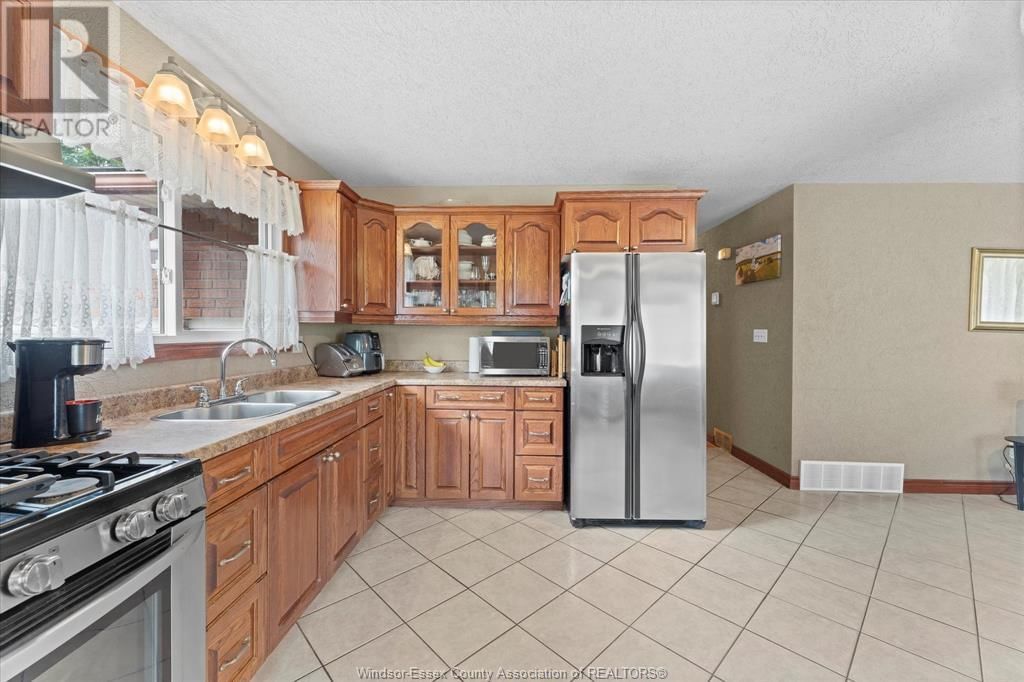 2827 MCMAHON AVENUE Image 8