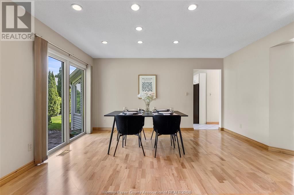 143 MARINE DRIVE Image 11