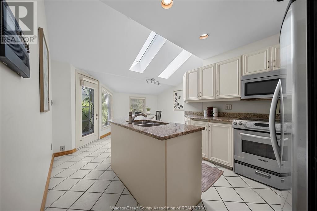 143 MARINE DRIVE Image 13