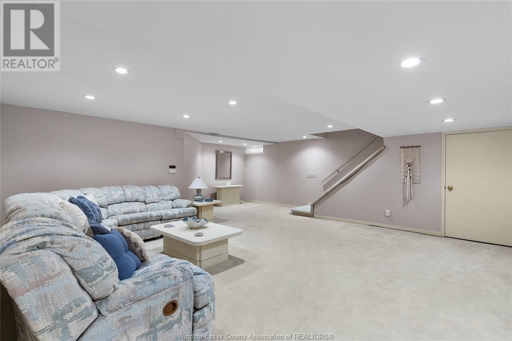 143 MARINE DRIVE Image 27