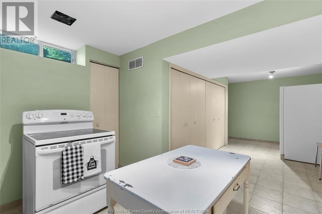 143 MARINE DRIVE Image 34