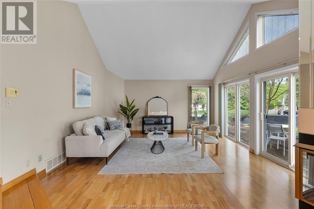 143 MARINE DRIVE Image 9