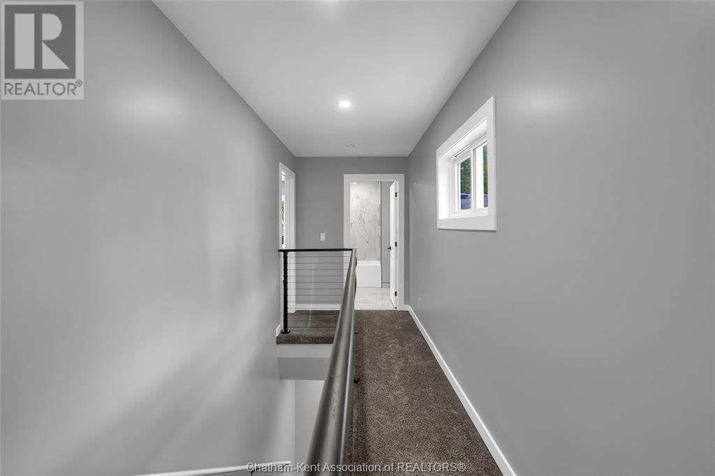 30 MCNAUGHTON AVENUE EAST Image 27