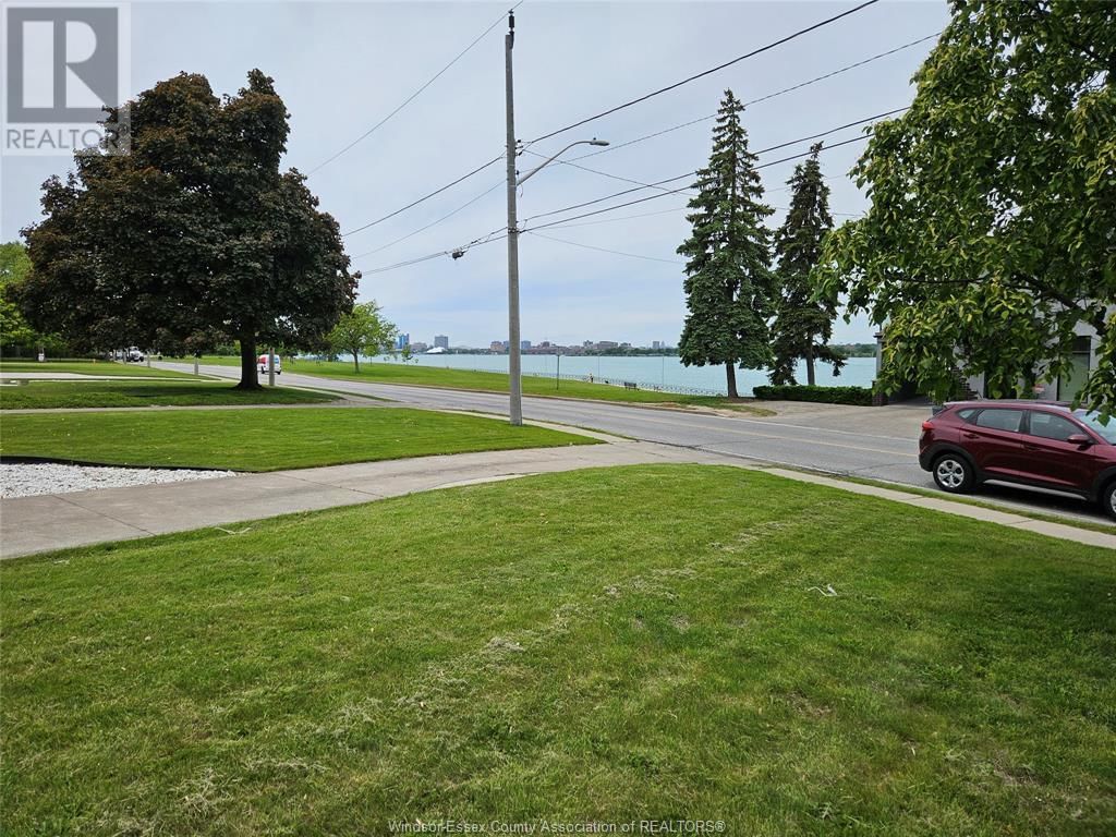 4147 RIVERSIDE DRIVE EAST Image 3