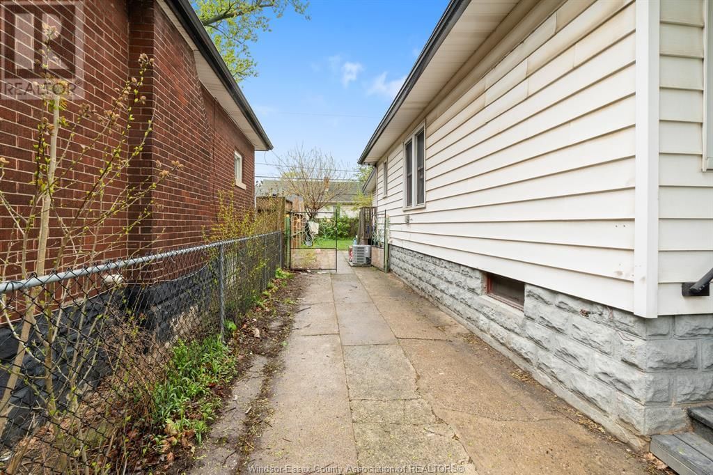 785 PARTINGTON Image 22