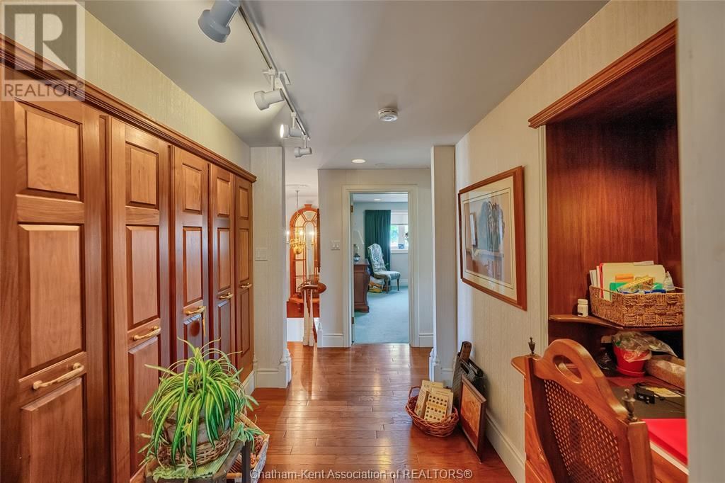 7 CHATHAM STREET SOUTH Image 24