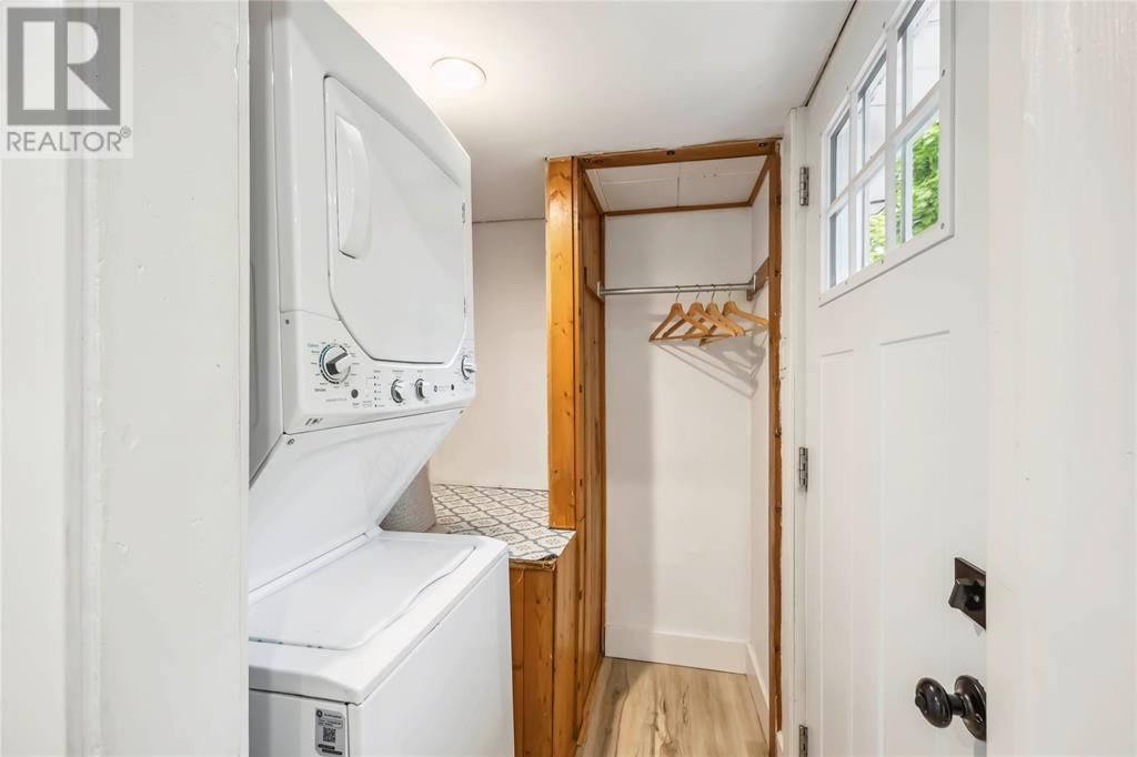 386 CROMWELL STREET Image 19