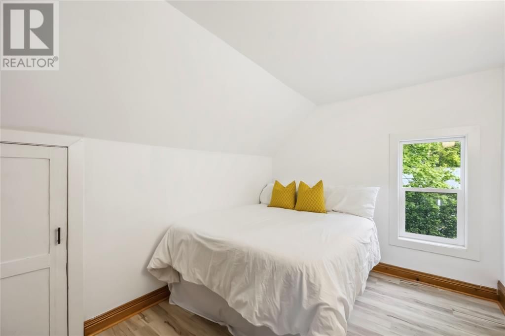 386 CROMWELL STREET Image 20