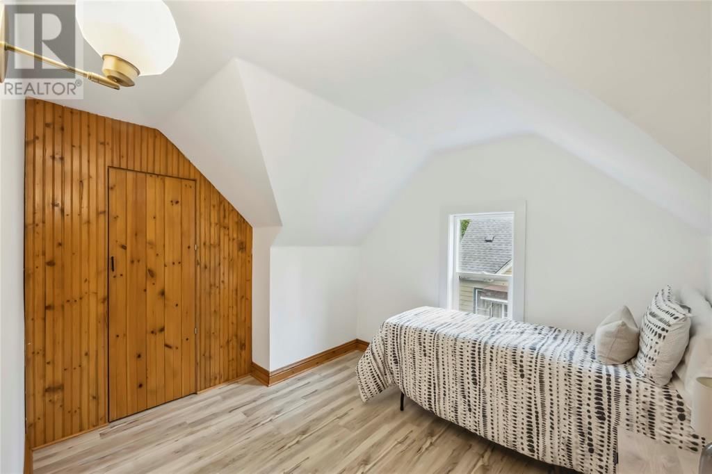 386 CROMWELL STREET Image 22