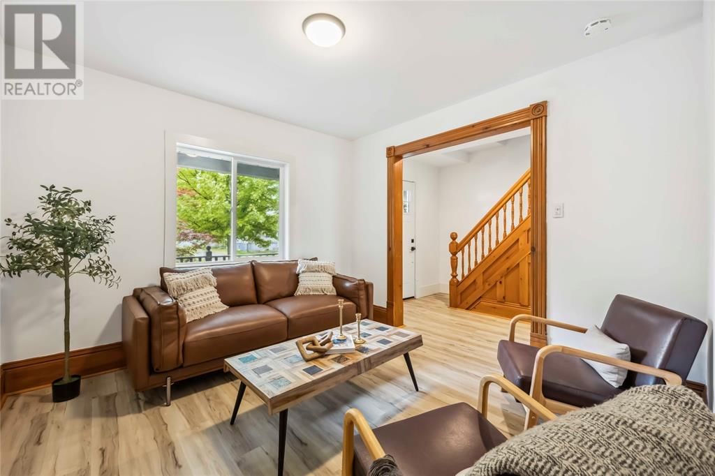 386 CROMWELL STREET Image 7