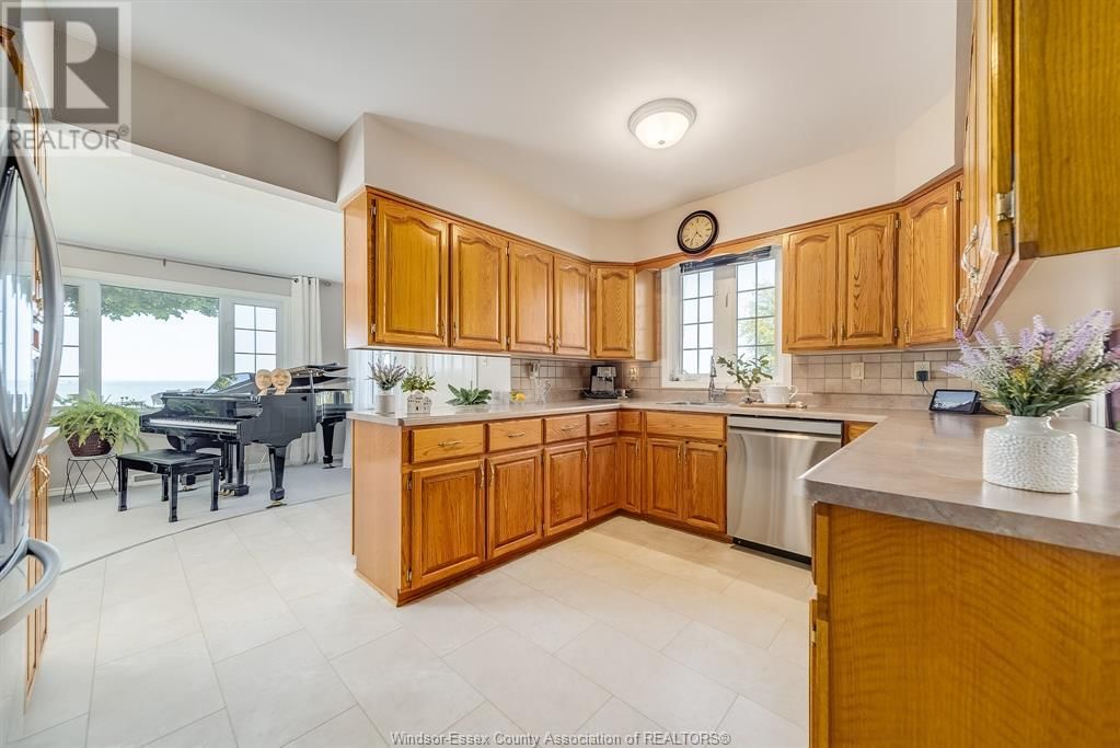 13902 RIVERSIDE DRIVE Image 12