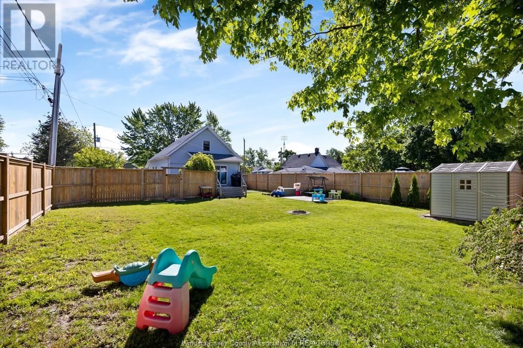 2 LYON AVENUE SOUTH Image 24