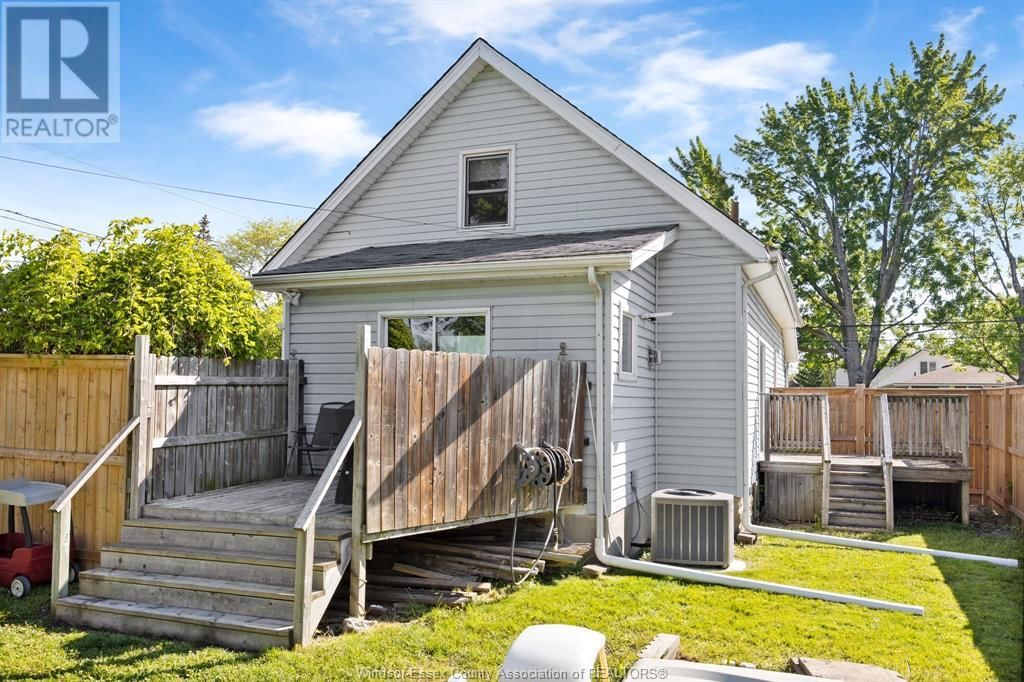 2 LYON AVENUE SOUTH Image 25