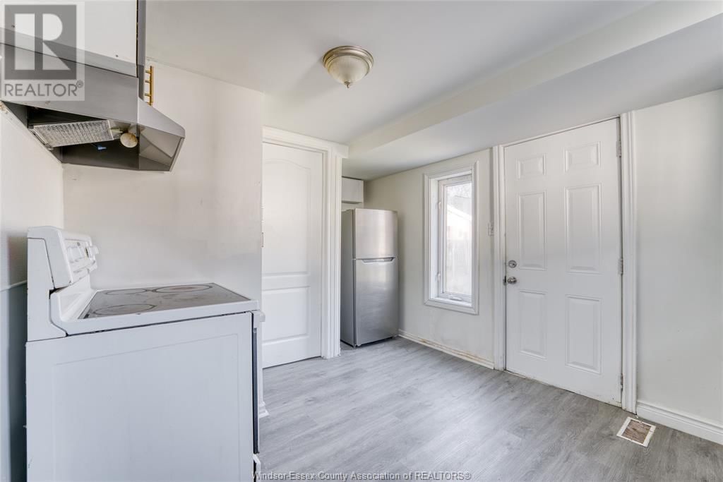 443 WELLINGTON Image 10