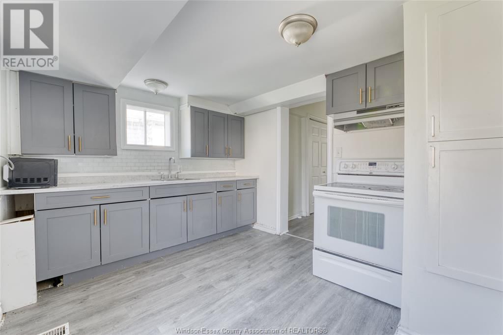 443 WELLINGTON Image 12