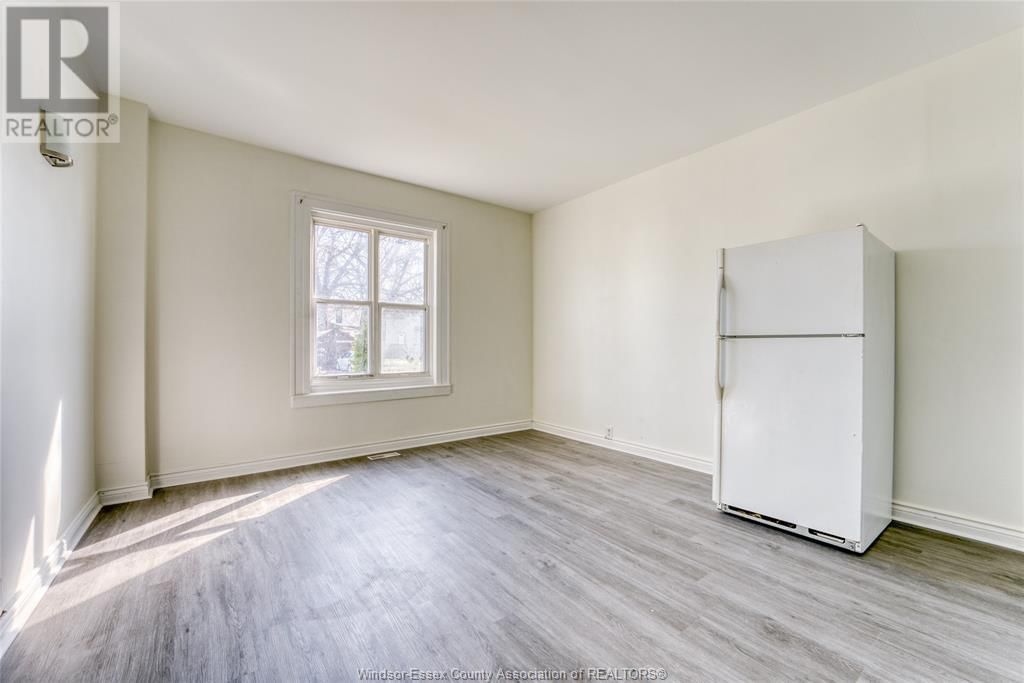 443 WELLINGTON Image 15