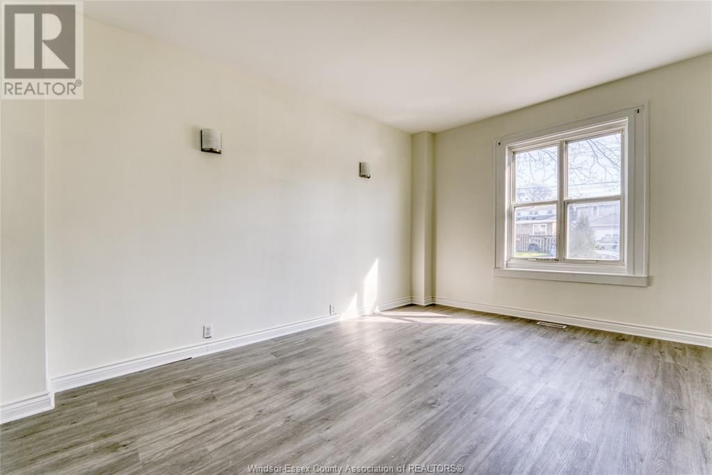 443 WELLINGTON Image 16