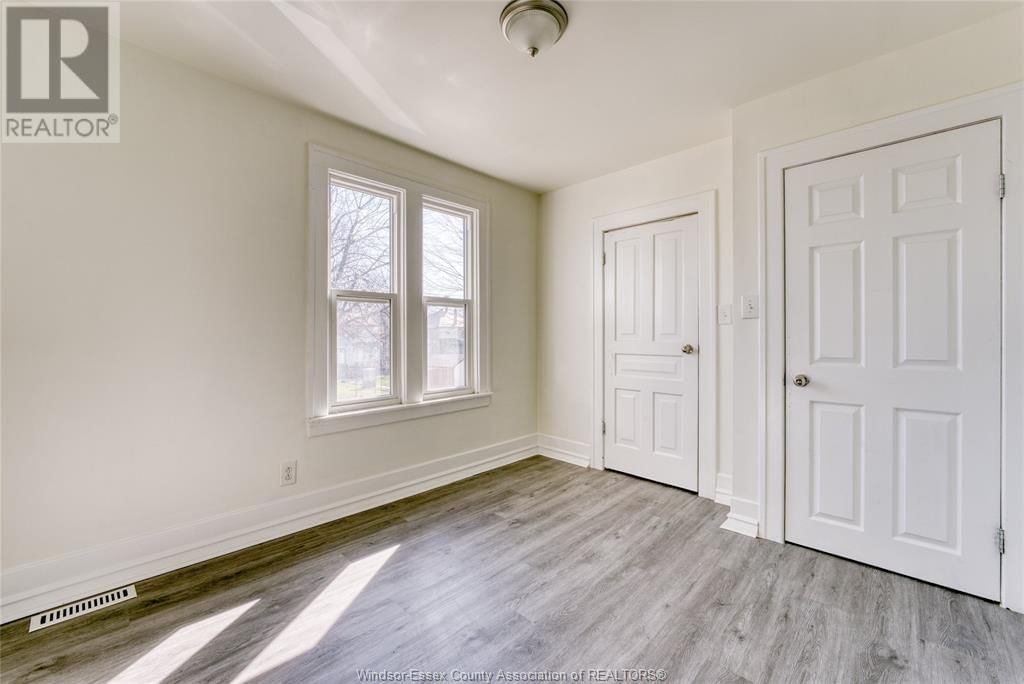 443 WELLINGTON Image 23