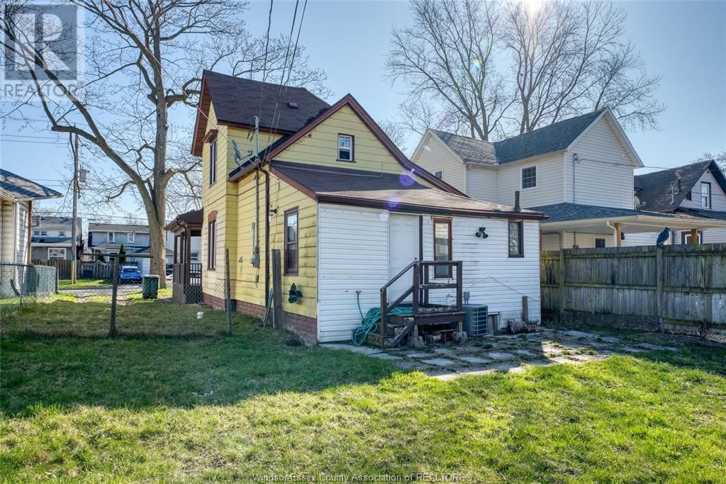 443 WELLINGTON Image 26