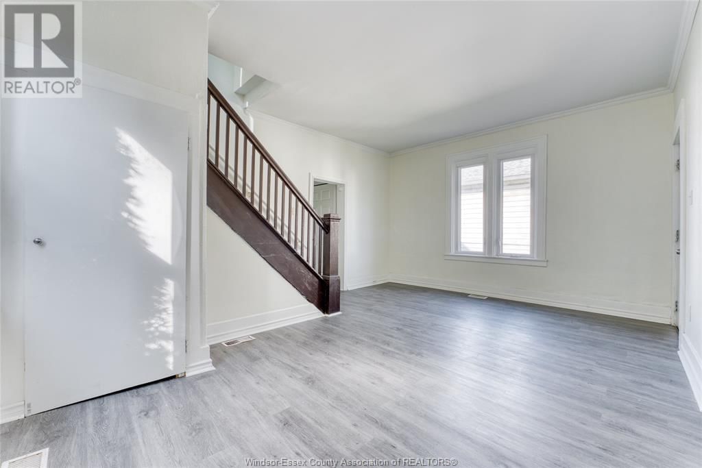 443 WELLINGTON Image 6