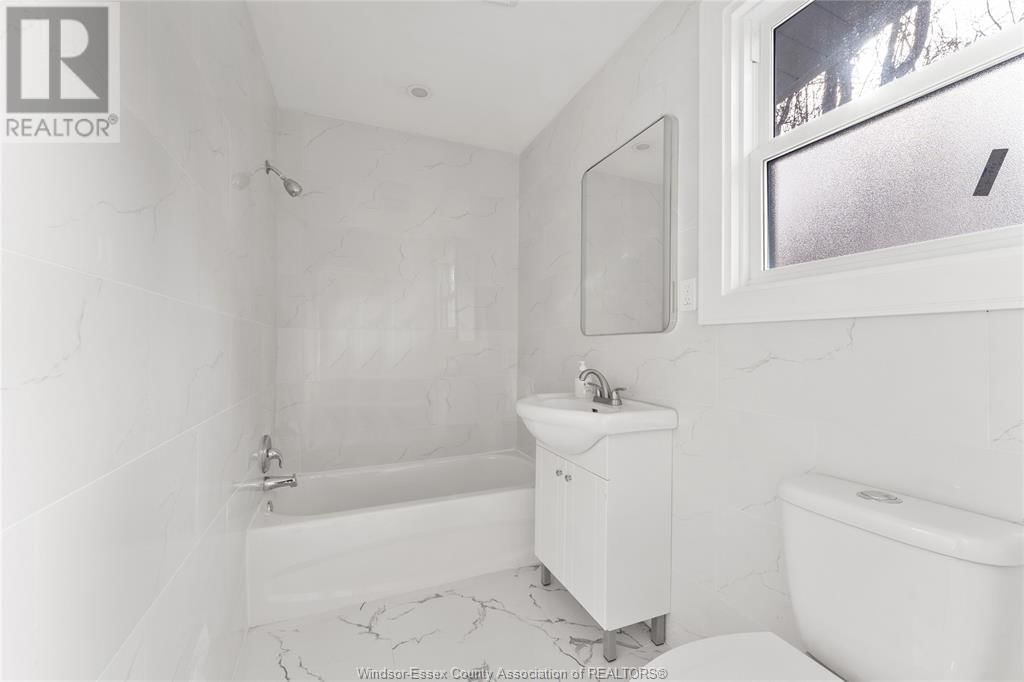 406 PARTINGTON AVENUE Image 17