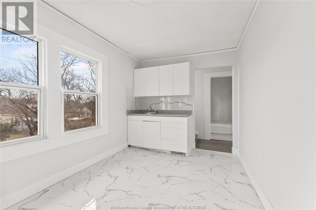406 PARTINGTON AVENUE Image 23