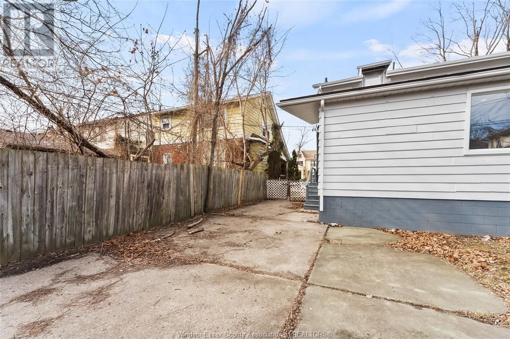 406 PARTINGTON AVENUE Image 33