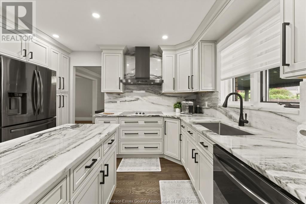 359 ELMGROVE DRIVE Image 13
