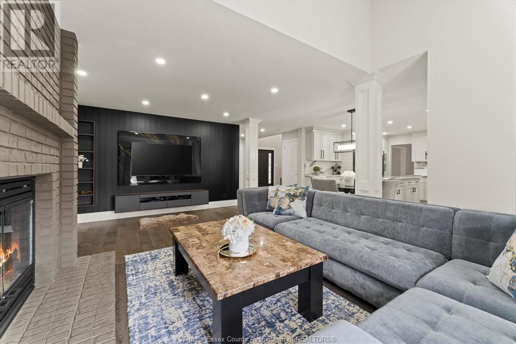 359 ELMGROVE DRIVE Image 19
